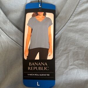 NWT Banana Republic V-Neck Tee Shirt Large